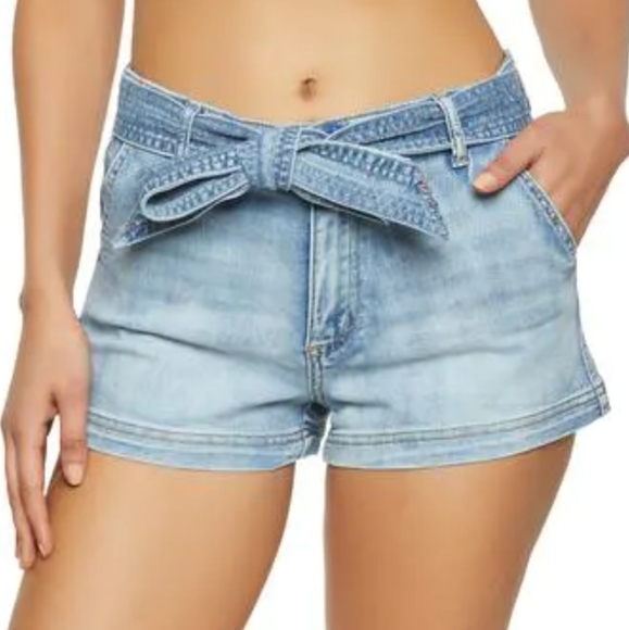 Tilt Light Wash Jean Shorts Size 11 - Picture 11 of 11